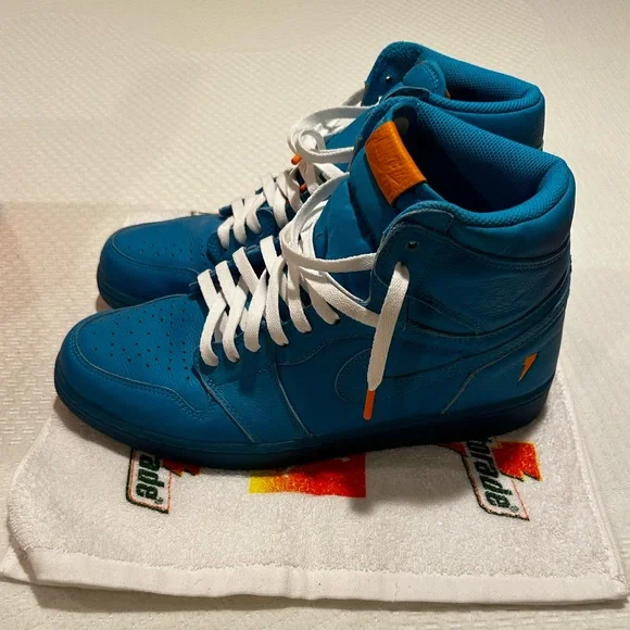 Air Jordan 1 Retro “Like Mike” - Picture 2 of 10